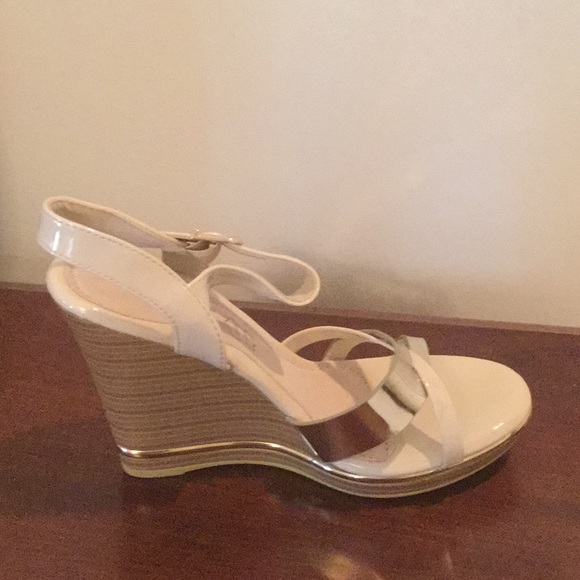 Elegant Footwear Never Worn Dayla Wedge Sandals - Picture 4 of 6